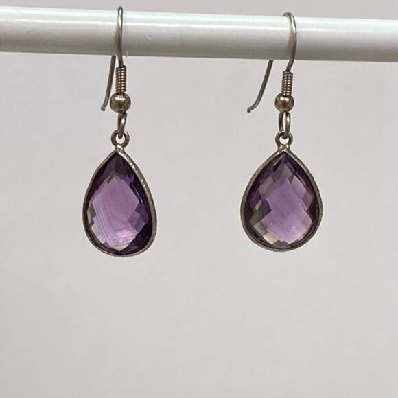 Rich Purple Pear Cut Amethyst Gemstone Teardrop Drop earrings in Silver‎ - 1.5" - Picture 8 of 8